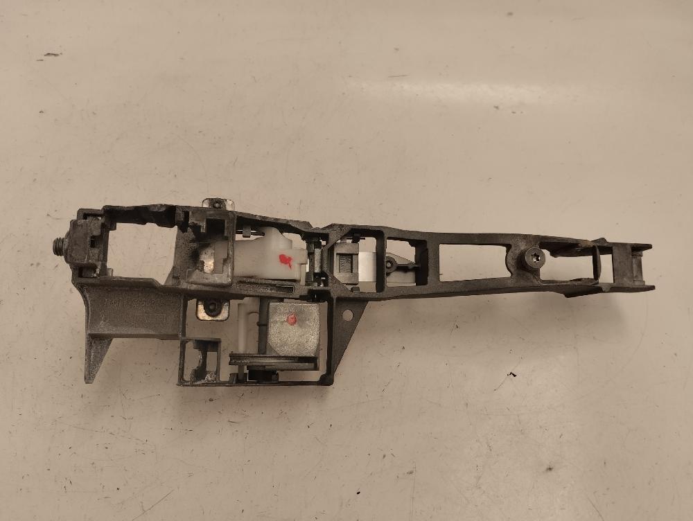 SOPORTE MANETA EXTERIOR DELANTERA IZQUIERDA PEUGEOT 5008 1.6D MT 112CV