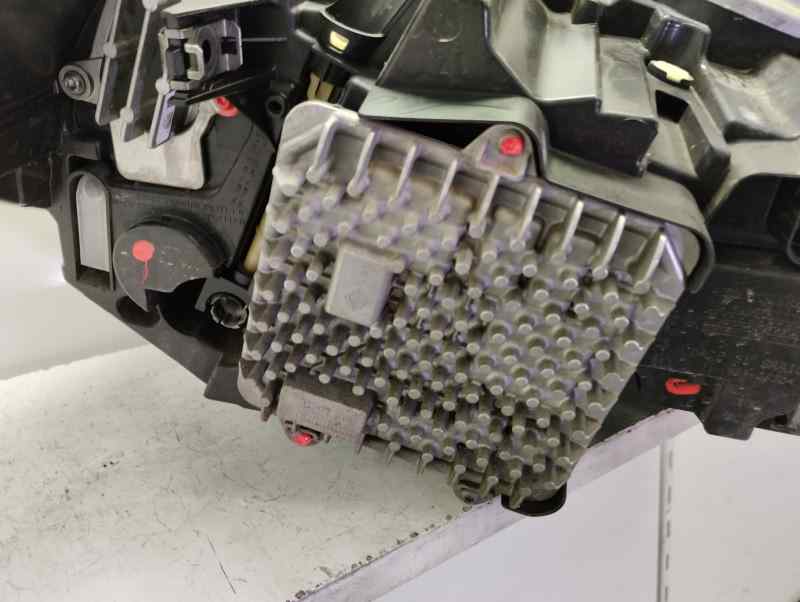FARO IZQUIERDO BMW X1 2019 1.5 16D SDRIVE MT 116CV