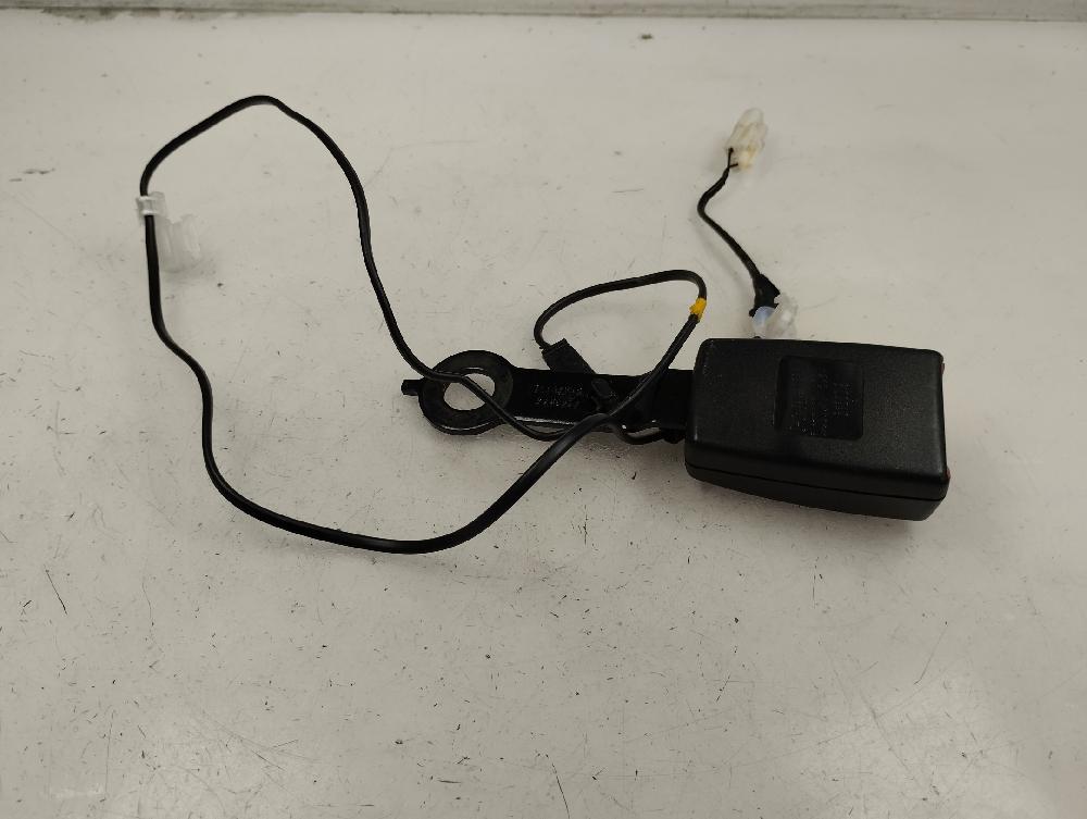 ANCLAJE CINTURON TRASERO IZQUIERDO TOYOTA VERSO 1.6 MT 132CV | 97KW