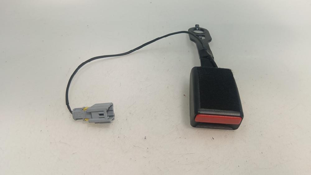 ANCLAJE CINTURON DELANTERO DERECHO PEUGEOT 208 1.2 MT 110CV | 81KW