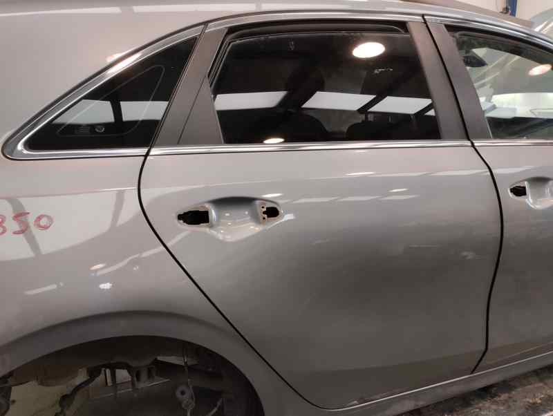 PUERTA TRASERA DERECHA KIA CEED 1.6 CRDI MT 136CV