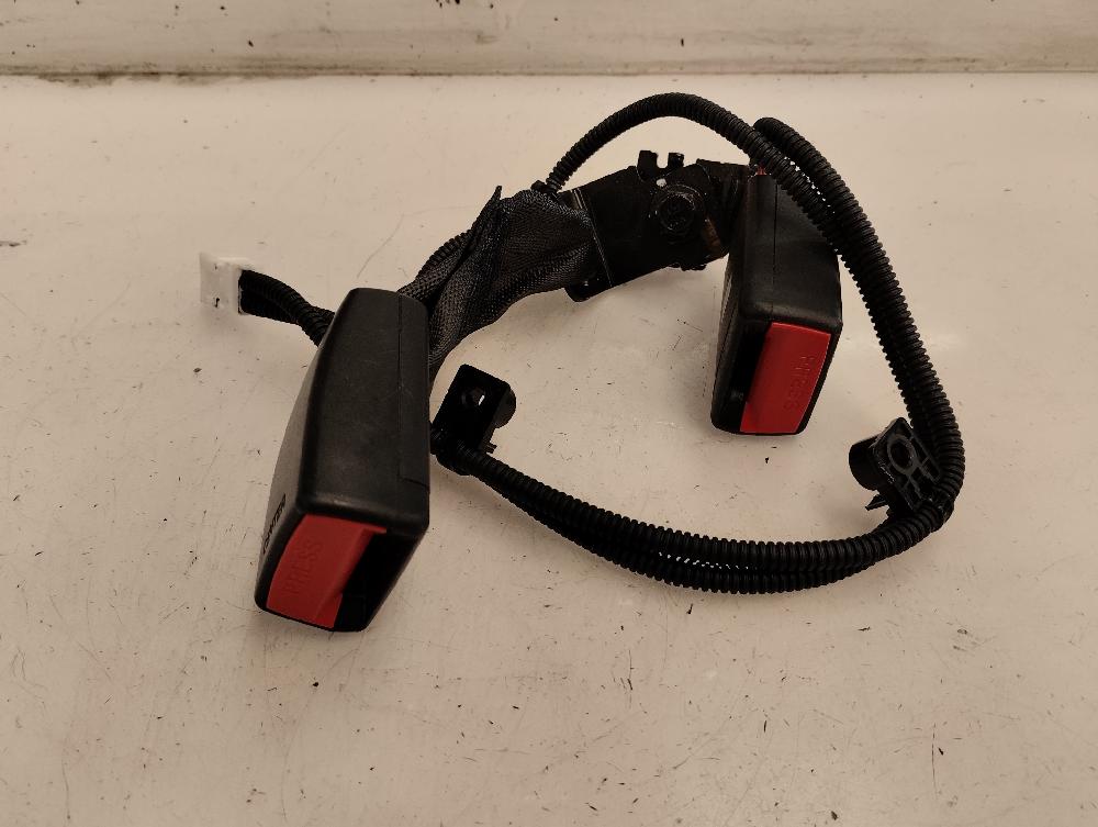 ANCLAJE CINTURON TRASERO CENTRAL HYUNDAI I10 1.0 MT 67CV | 49KW
