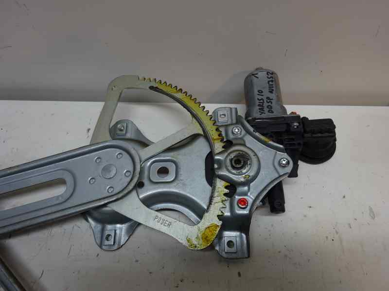 ELEVALUNAS DELANTERO DERECHO TOYOTA YARIS 1.4 MT 90CV | 66KW