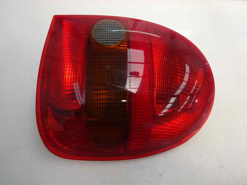 PILOTO TRASERO DERECHO OPEL CORSA 1.2I MT 45CV