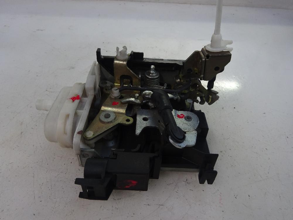 CERRADURA PUERTA DELANTERA DERECHA AUDI A3 1.6 MT 102CV