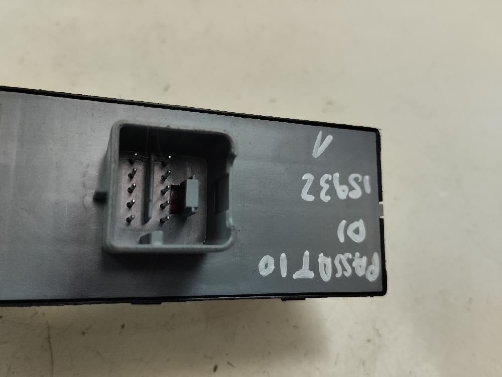 MANDO ELEVALUNAS DELANTERO IZQUIERDO VOLKSWAGEN PASSAT 2.0 TDI MT 140CV