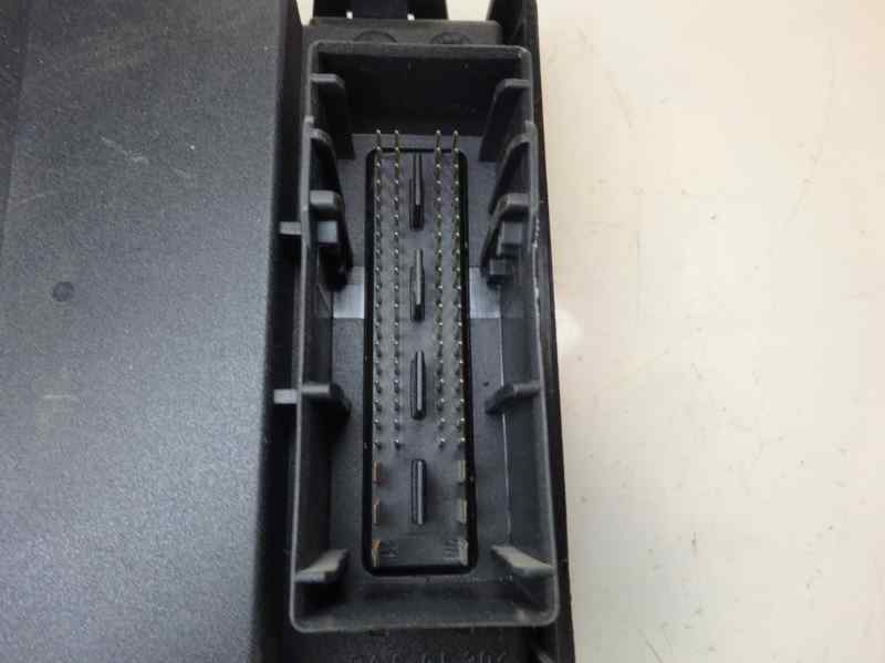 CAJA RELES FUSIBLES OPEL VECTRA 2.2 DTI MT 125CV | 92KW