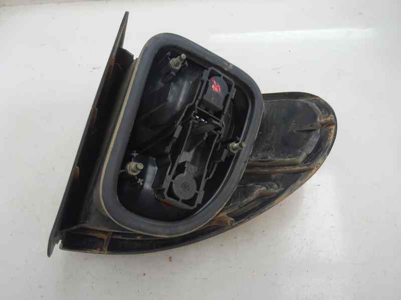 PILOTO TRASERO DERECHO RENAULT LAGUNA 1.8 MT 120CV