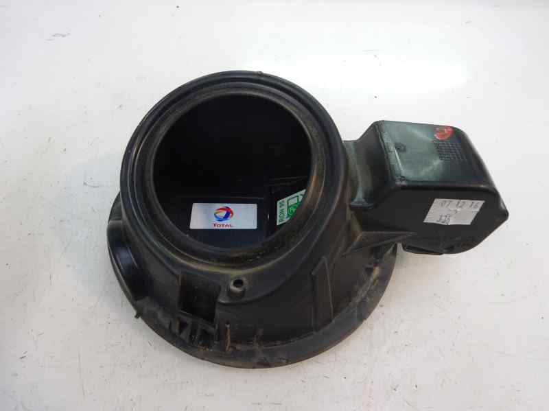 TAPA EXTERIOR COMBUSTIBLE PEUGEOT 208 1.2 VTI MT 82CV