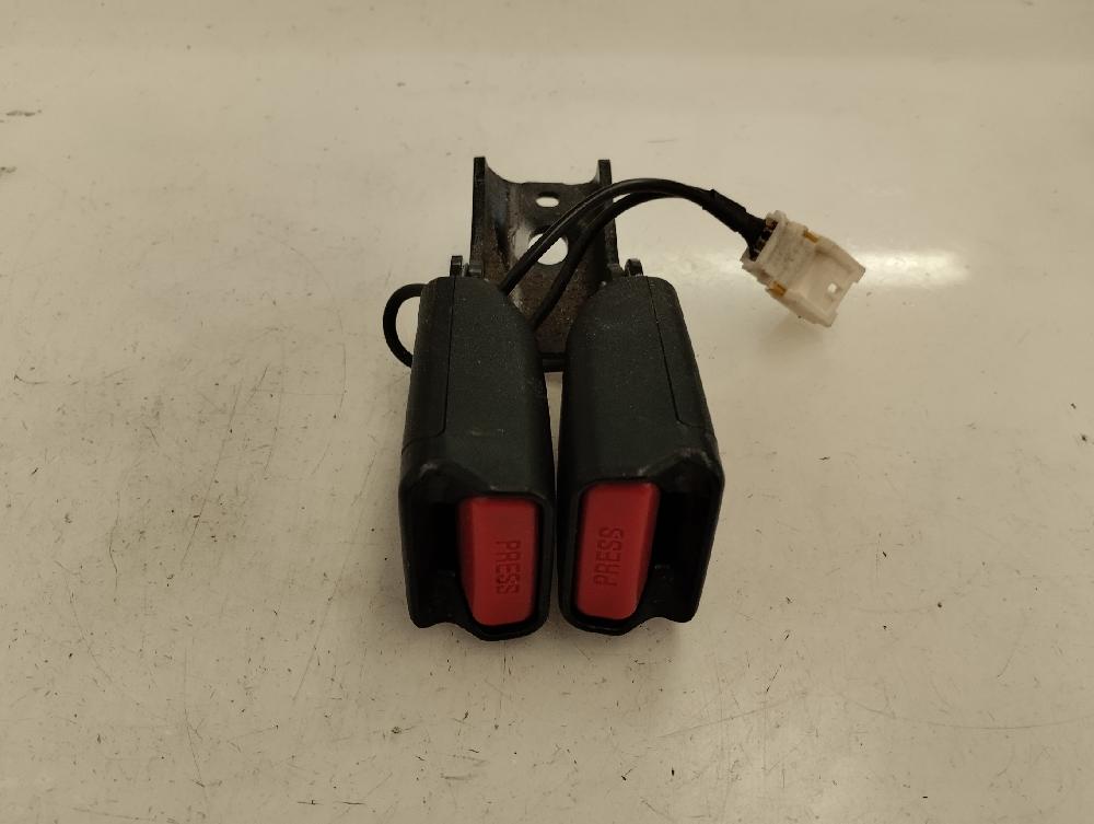 ANCLAJE CINTURON TRASERO DERECHO CITROEN C4 1.6 90CV HDI FAP