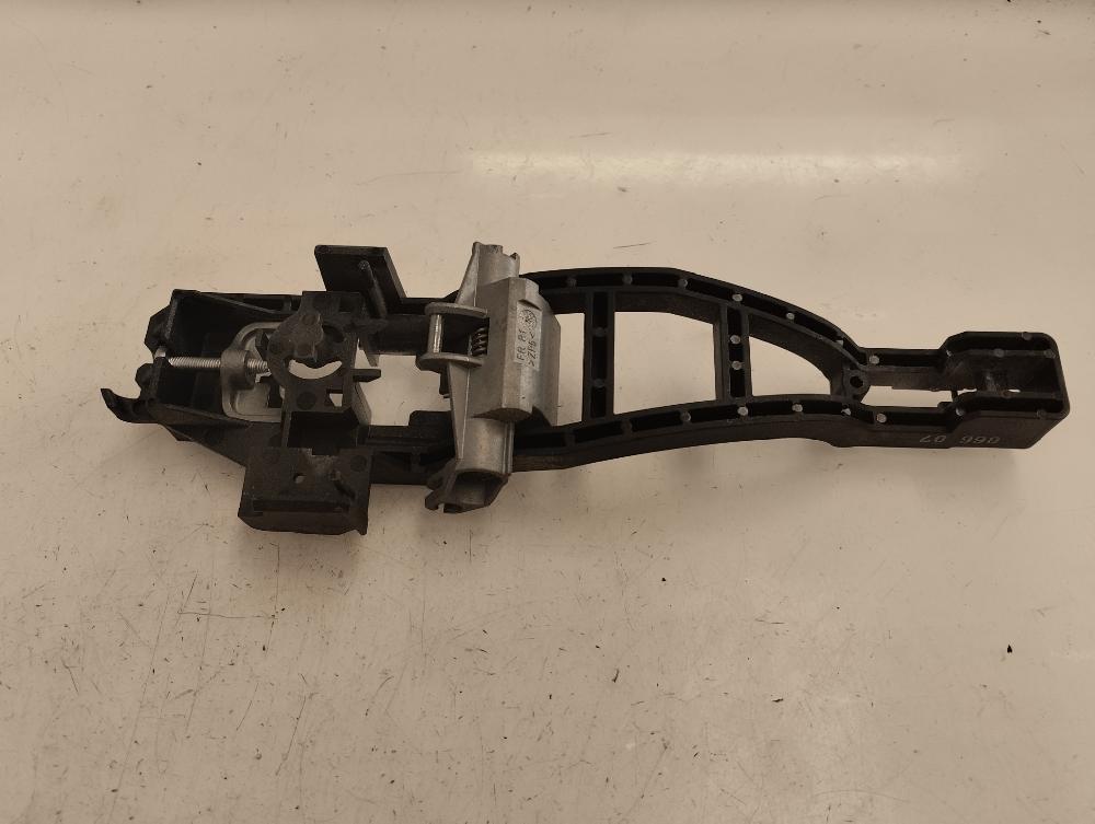 SOPORTE MANETA EXTERIOR DELANTERA DERECHA FORD CMAX 1.8 MT 115CV