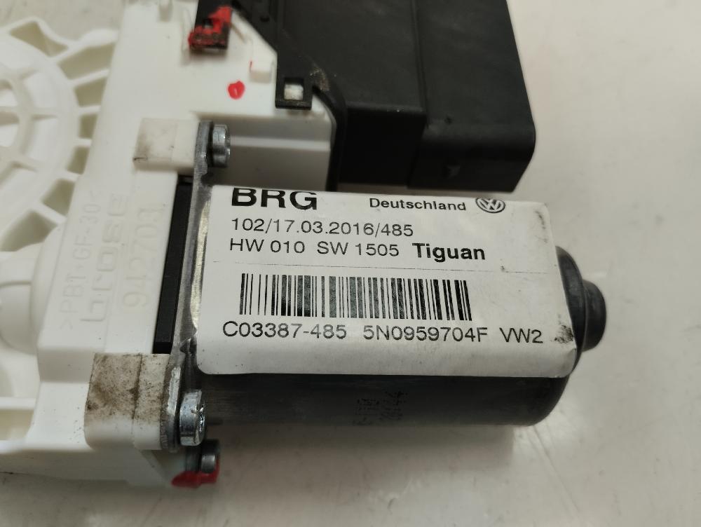 MOTOR ELEVALUNAS TRASERO DERECHO VOLKSWAGEN TIGUAN 2.0 TDI BLUEMOTION MT 110CV