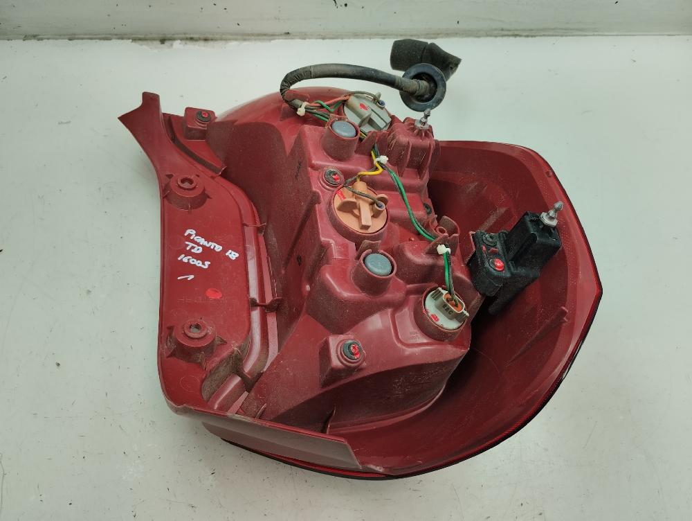 PILOTO TRASERO DERECHO KIA PICANTO 1.0 MT 67CV | 49KW