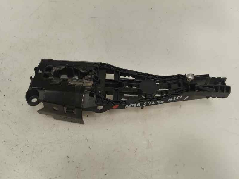 SOPORTE MANETA EXTERIOR PUERTA TRASERA DERECHA OPEL ASTRA 1.7 CDTI MT 125CV