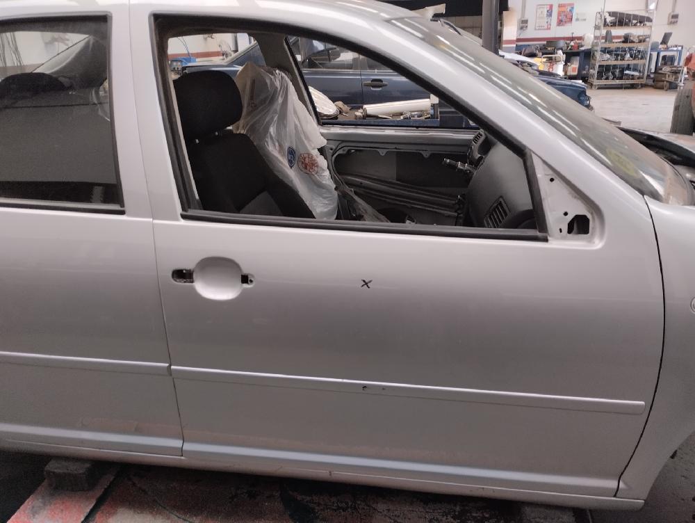 PUERTA DELANTERA DERECHA VOLKSWAGEN BORA 1.6 16V MT 105CV | 77KW
