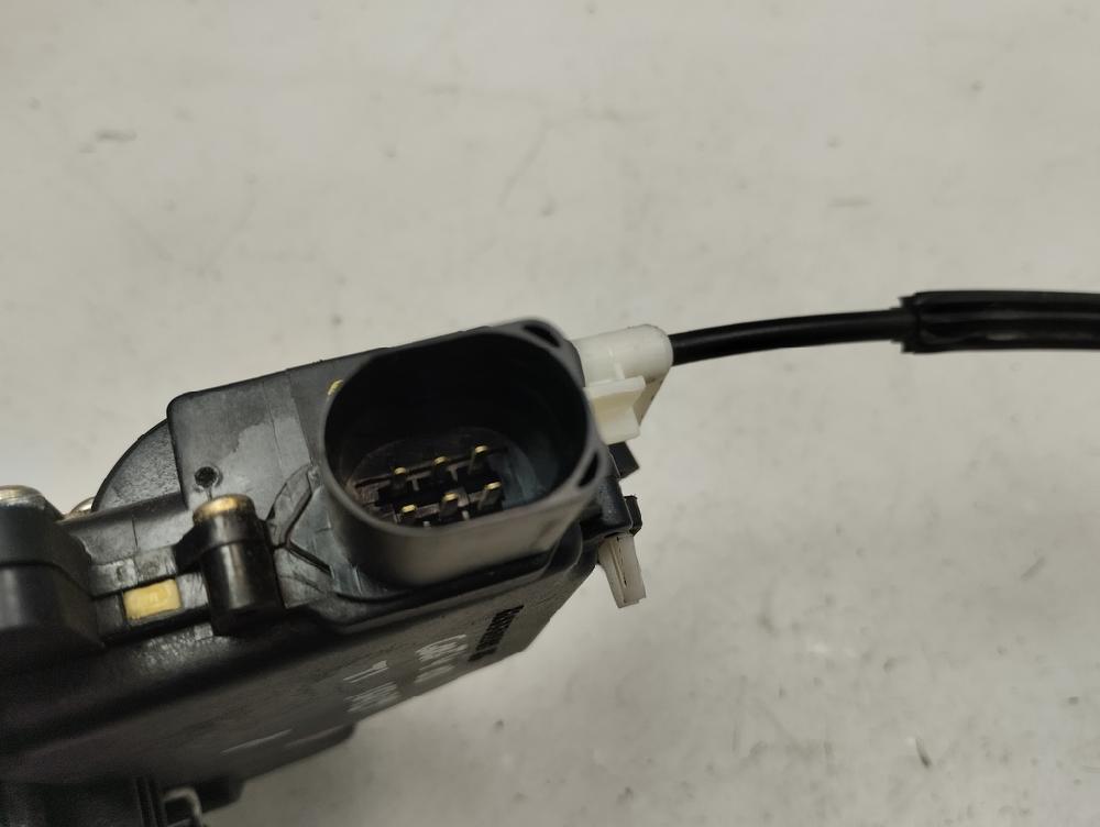 CERRADURA PUERTA TRASERA IZQUIERDA VOLKSWAGEN GOLF 1.9 TDI MT 90CV