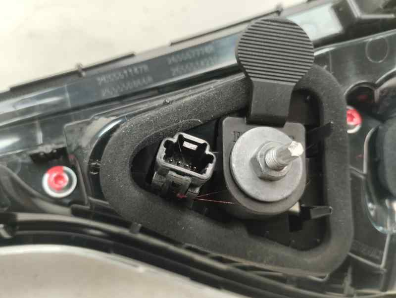 PILOTO TRASERO IZQUIERDO INTERIOR RENAULT CLIO 2024 1.5 MT 101CV