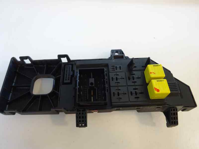 CAJA RELES FUSIBLES OPEL VECTRA 2003 2.2 DTI MT 125CV | 92KW