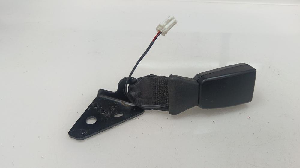 ANCLAJE CINTURON TRASERO IZQUIERDO CITROEN C4 CACTUS 1.2 MT 110CV | 81KW