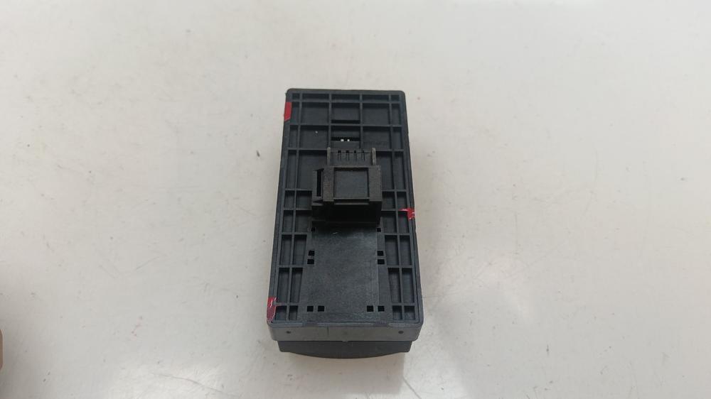 MANDO ELEVALUNAS DELANTERO IZQUIERDO AUDI A3 2.0 TDI S-TRONIC 140CV