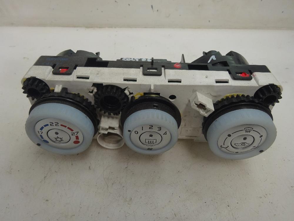 MANDO CALEFACCION AIRE ACONDICIONADO MITSUBISHI COLT 1.3 MT 95CV