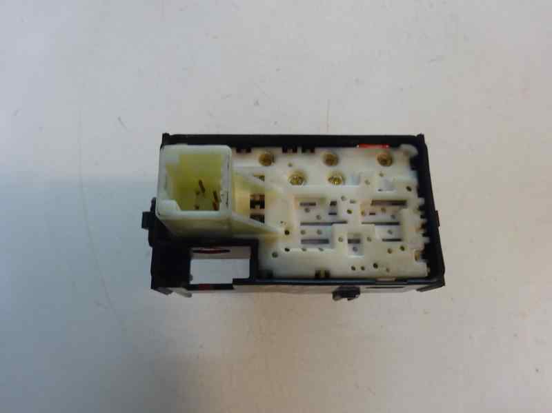 MANDO ELEVALUNAS TRASERO IZQUIERDO TOYOTA PRIUS 1.8CVT 99CV
