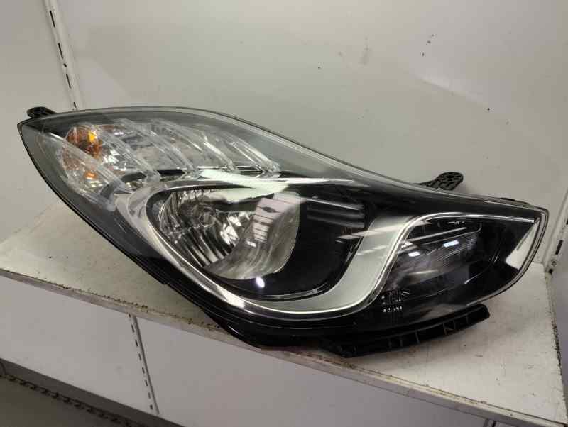 FARO DERECHO HYUNDAI IX20 2018 1.4 MT BLUE 90CV