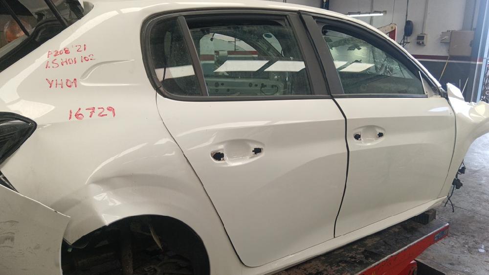 PUERTA TRASERA DERECHA PEUGEOT 208 1.5 MT 102CV | 75KW