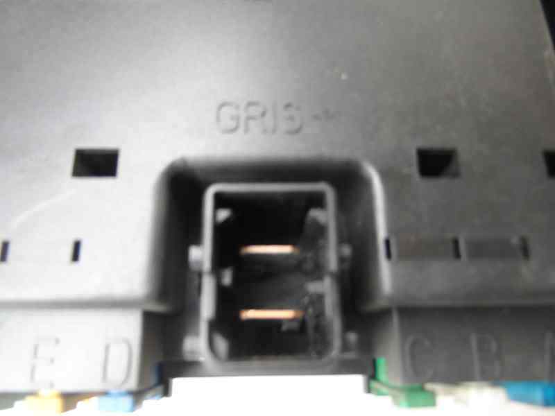 CAJA RELES FUSIBLES PEUGEOT 206 1.9 D MT 70CV