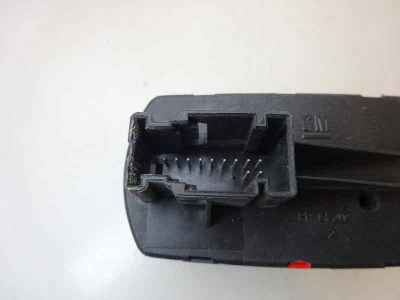 MANDO ELEVALUNAS DELANTERO IZQUIERDO OPEL CORSA 1.3 CDTI MT 90CV