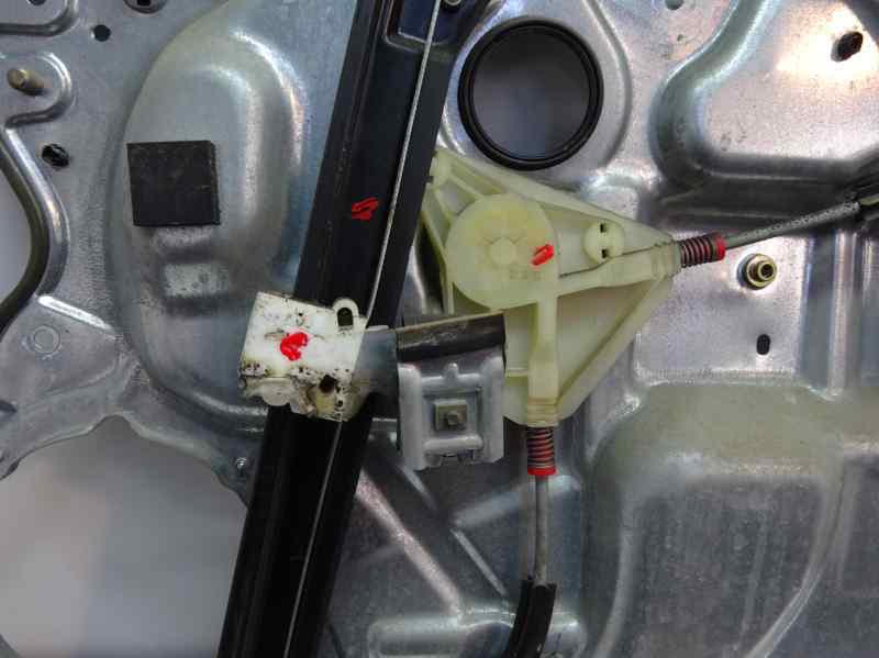 ELEVALUNAS DELANTERO IZQUIERDO VOLKSWAGEN POLO 2002 1.9 SDI MT 64CV | 47KW