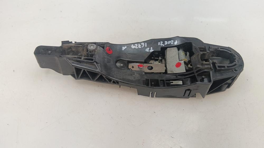 SOPORTE MANETA EXTERIOR PUERTA TRASERA DERECHA PEUGEOT 208 1.5 MT 102CV | 75KW