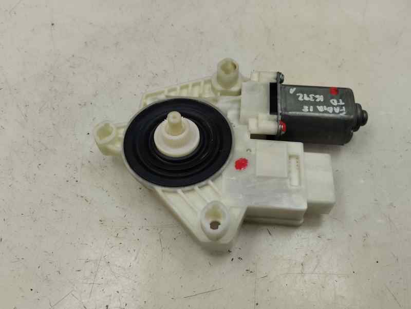 MOTOR ELEVALUNAS TRASERO DERECHO SKODA FABIA 1.0 MT 75CV
