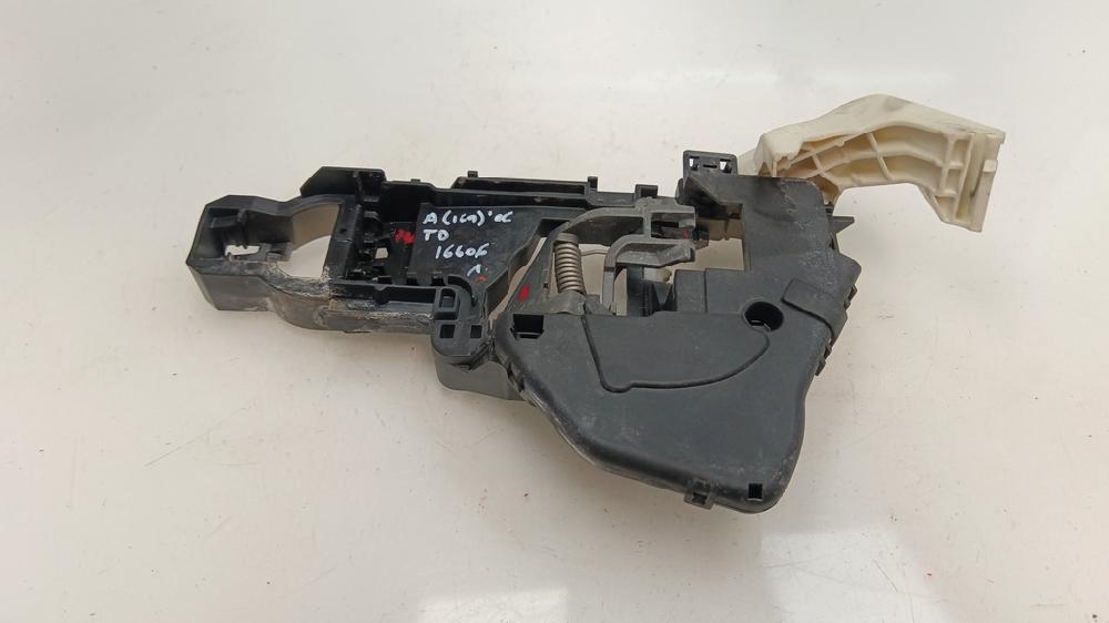SOPORTE MANETA EXTERIOR PUERTA TRASERA DERECHA MERCEDES BENZ CLASE A 2.0 A 180 CDI MT 109CV
