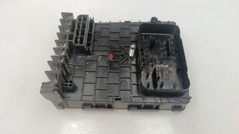 CAJA RELES FUSIBLES VOLKSWAGEN PASSAT PASSAT 2.0 140CV TDI 103KW