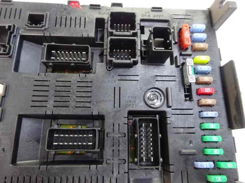 CAJA RELES FUSIBLES CITROEN C4 2005 1.6 HDI MT 90CV