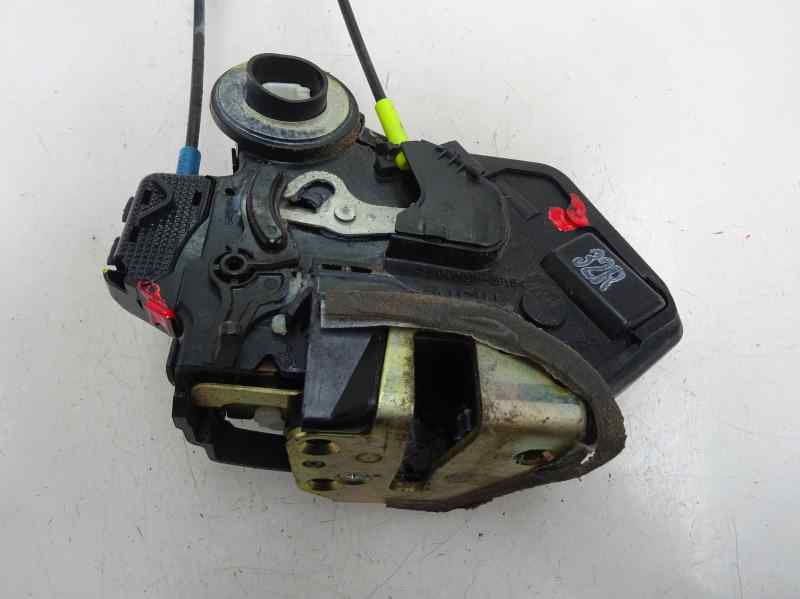 CERRADURA PUERTA TRASERA DERECHA TOYOTA AVENSIS 1.8 MT 129CV | 95KW