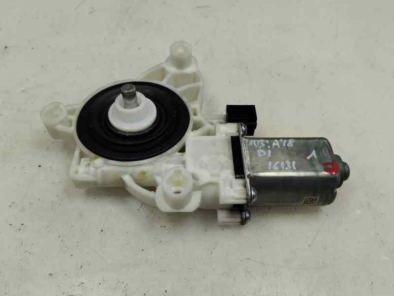 MOTOR ELEVALUNAS DELANTERO DERECHO MERCEDES BENZ CLA 2018 1.5 180 D MT 116CV