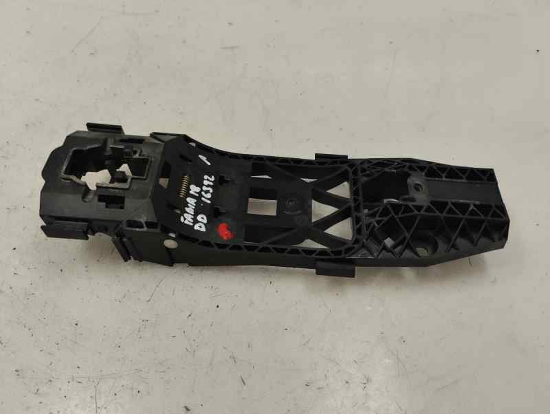 SOPORTE MANETA EXTERIOR DELANTERA DERECHA SKODA FABIA 1.0 MT 75CV
