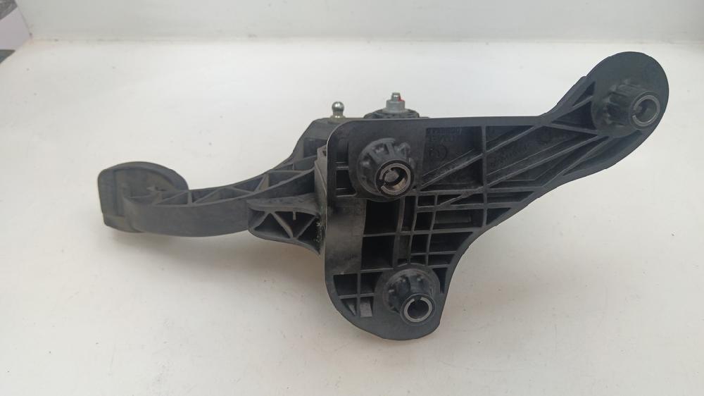 PEDAL EMBRAGUE PEUGEOT 208 1.5 MT 102CV | 75KW