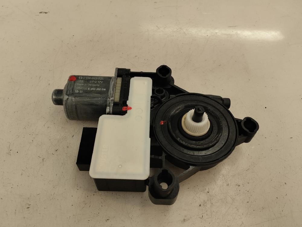 MOTOR ELEVALUNAS TRASERO DERECHO SEAT LEON 1.5 130CV MT