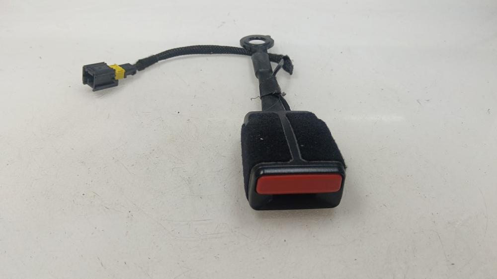 ANCLAJE CINTURON DELANTERO IZQUIERDO PEUGEOT 208 1.5 MT 102CV | 75KW