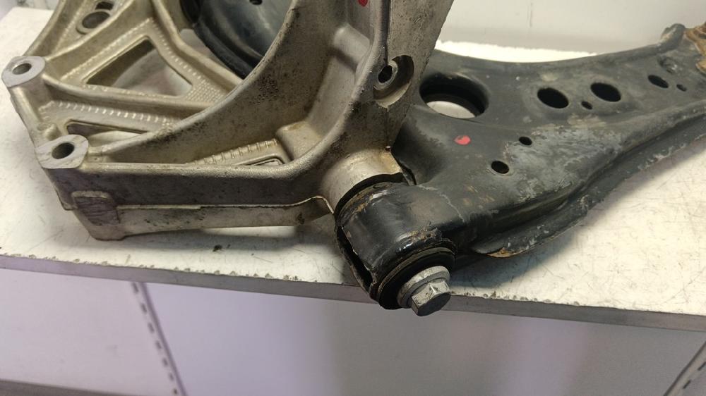 BRAZO SUSPENSION INFERIOR DELANTERO IZQUIERDO VOLKSWAGEN POLO 2007 1.4 TD MT 70CV | 51KW