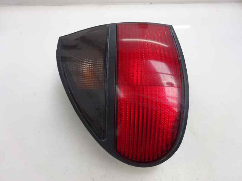 PILOTO TRASERO IZQUIERDO RENAULT LAGUNA 1994 2.0 MT 114CV