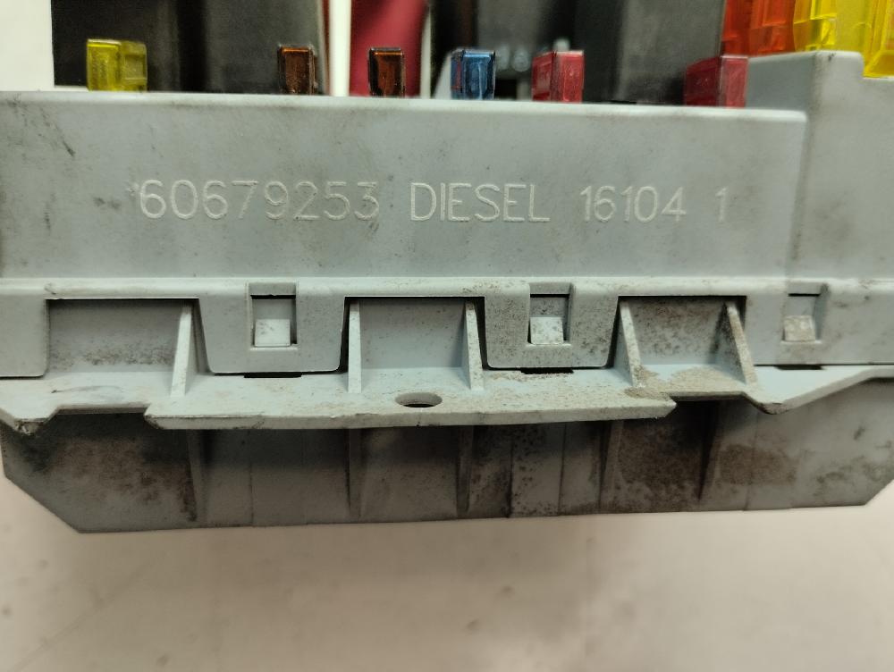 CAJA RELES FUSIBLES LANCIA THESIS 2.4JTD MT 150CV