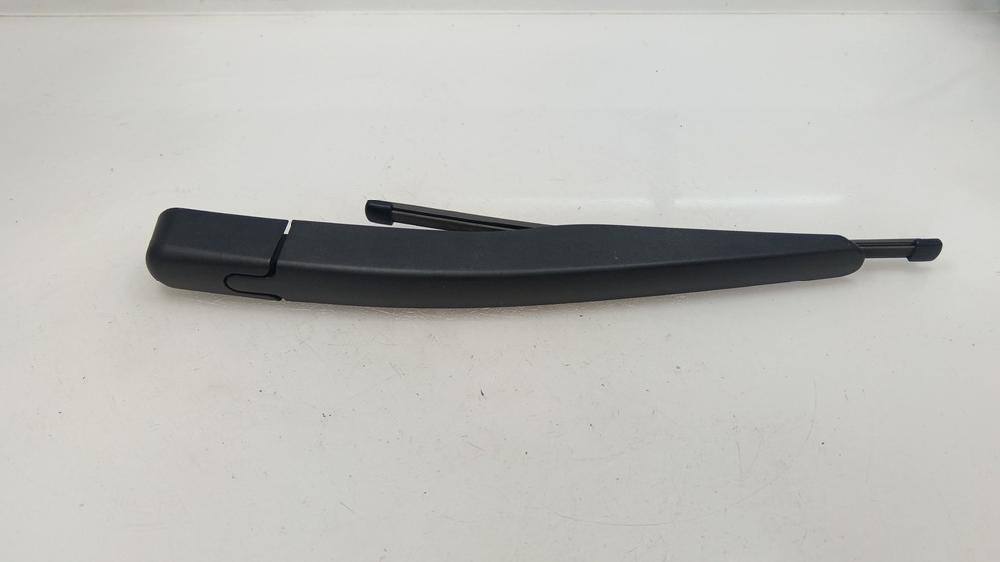 BRAZO LIMPIA TRASERO FORD KUGA 1.5 MT 120CV
