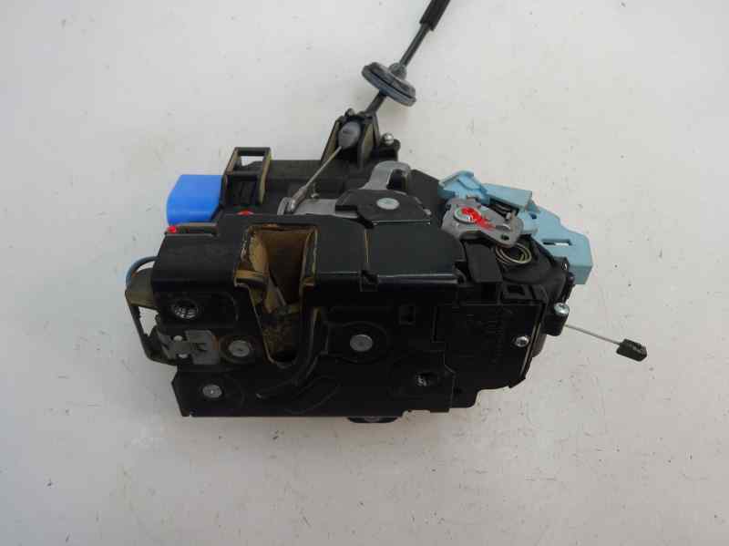 CERRADURA PUERTA DELANTERA DERECHA VOLKSWAGEN CADDY 1.9 TDI MT 105CV | 78KW