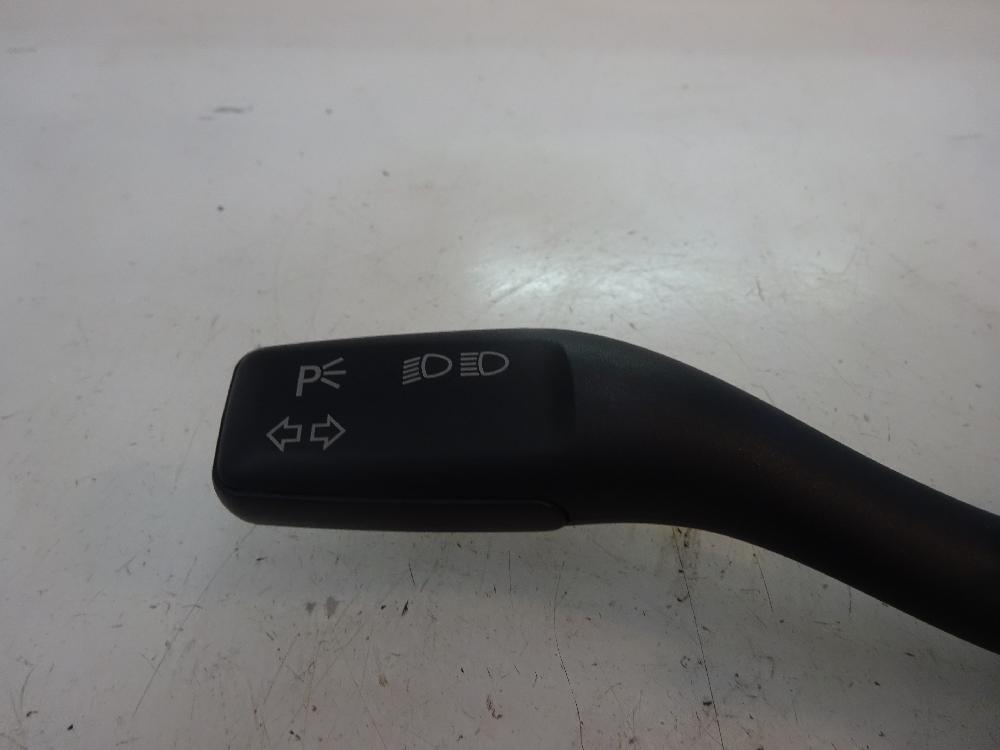 MANDO INTERMITENTES AUDI A4 2003 1.9 TDI 6MT 130CV