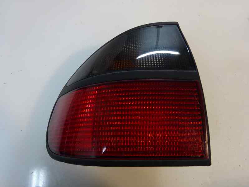 PILOTO TRASERO IZQUIERDO RENAULT LAGUNA 2.2 D MT 83CV