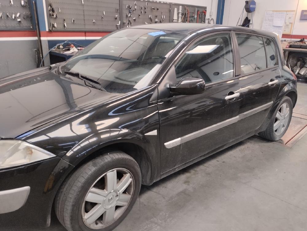 CAJA RELES FUSIBLES RENAULT MEGANE 2005 1.9 DCI MT 120CV | 88KW